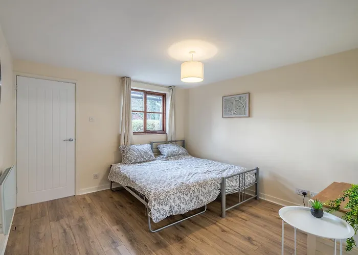 Modern Studio Flat In Wellington, Telford